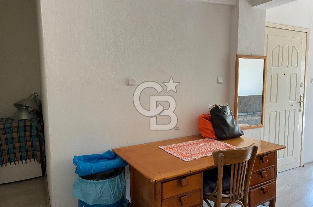 Eski Foça’da Çarşı İçersinde Satılık 2+1 Daire