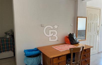 Eski Foça’da Çarşı İçersinde Satılık 2+1 Daire