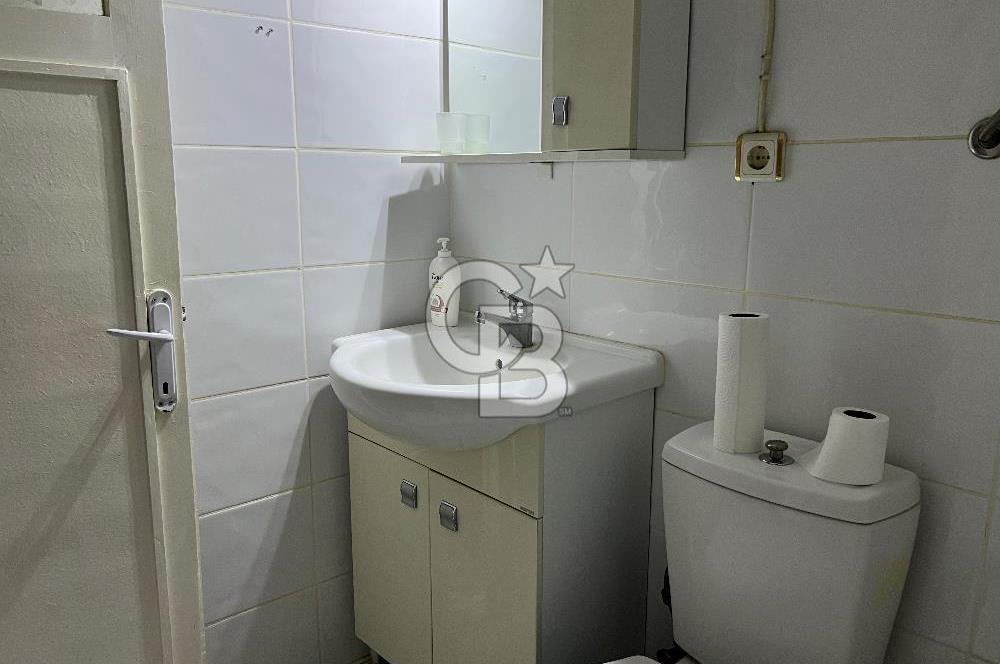 Eski Foça’da Çarşı İçersinde Satılık 2+1 Daire
