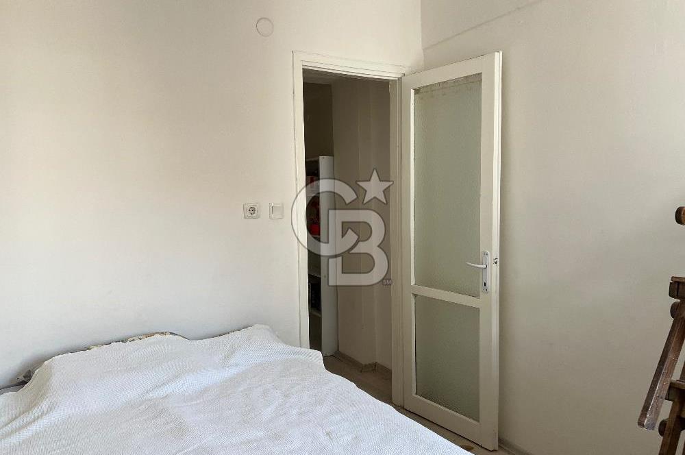 Eski Foça’da Çarşı İçersinde Satılık 2+1 Daire