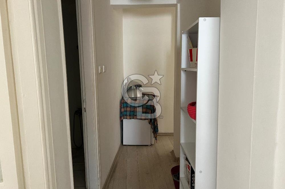 Eski Foça’da Çarşı İçersinde Satılık 2+1 Daire