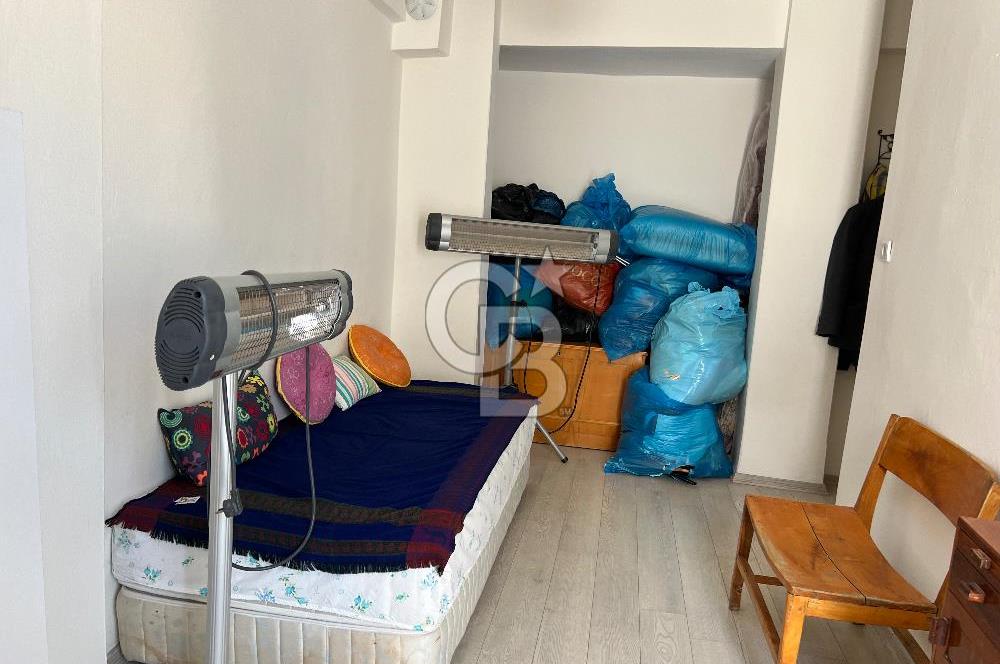 Eski Foça’da Çarşı İçersinde Satılık 2+1 Daire