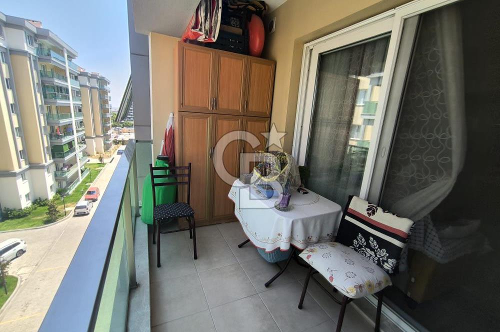 Site İçerisinde Havuzlu 2+1 Satılık Açık Mutfak Daire