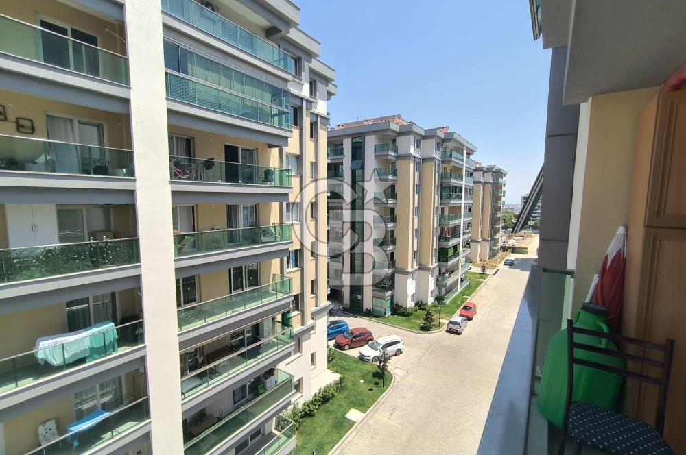 Site İçerisinde Havuzlu 2+1 Satılık Açık Mutfak Daire