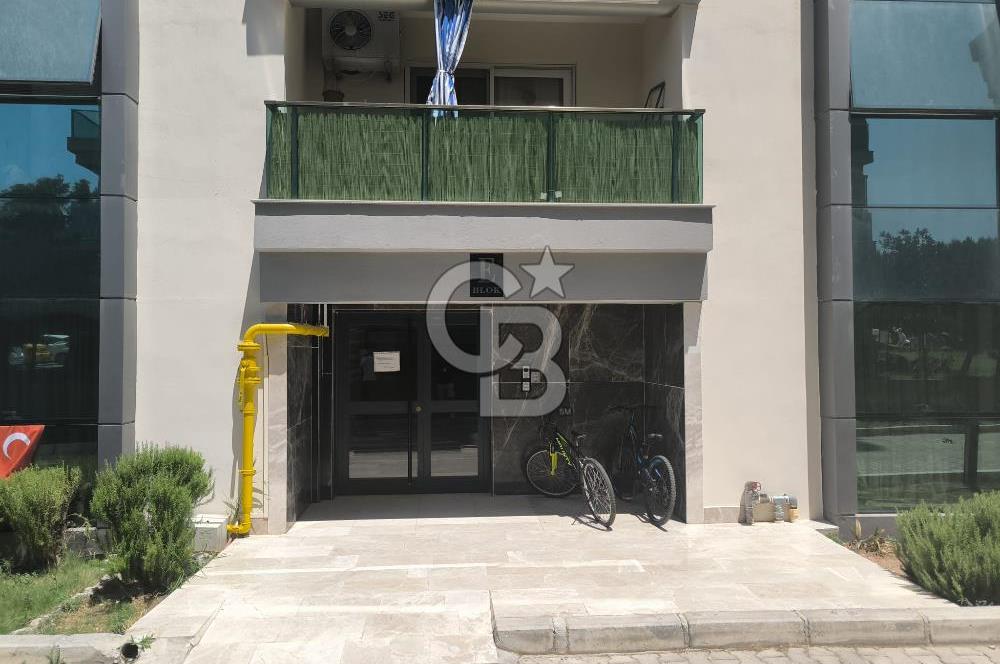 Site İçerisinde Havuzlu 2+1 Satılık Açık Mutfak Daire