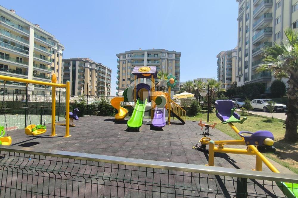 Site İçerisinde Havuzlu 2+1 Satılık Açık Mutfak Daire