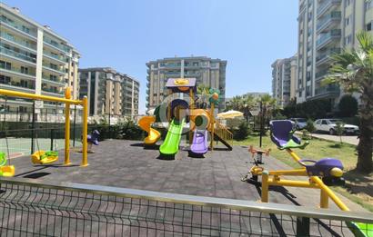 Site İçerisinde Havuzlu 2+1 Satılık Açık Mutfak Daire