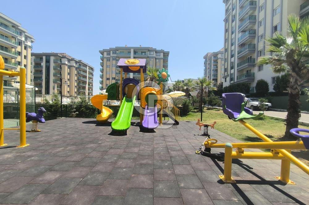 Site İçerisinde Havuzlu 2+1 Satılık Açık Mutfak Daire