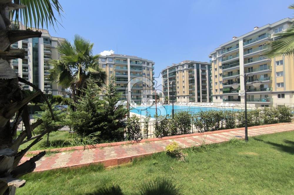 Site İçerisinde Havuzlu 2+1 Satılık Açık Mutfak Daire