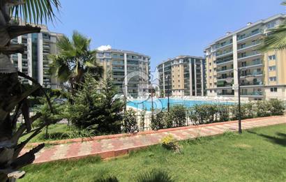 Site İçerisinde Havuzlu 2+1 Satılık Açık Mutfak Daire