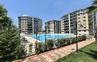 Site İçerisinde Havuzlu 2+1 Satılık Açık Mutfak Daire