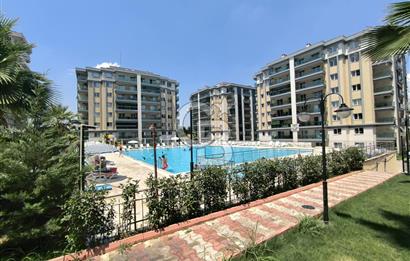 Site İçerisinde Havuzlu 2+1 Satılık Açık Mutfak Daire