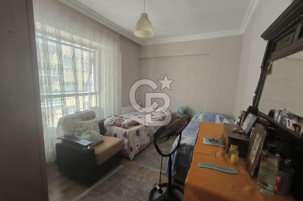 Site İçerisinde Havuzlu 2+1 Satılık Açık Mutfak Daire