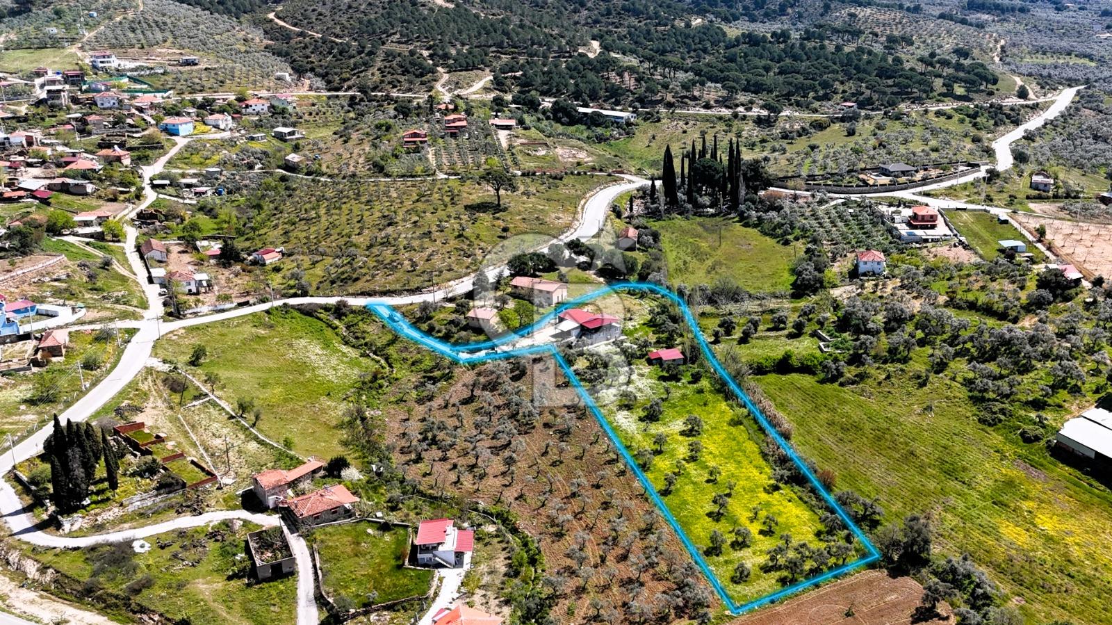 TORBALI ORMANKÖY'DE İÇİNDE 200 m2 EV OLAN SATILIK 7 DÖNÜM TARLA