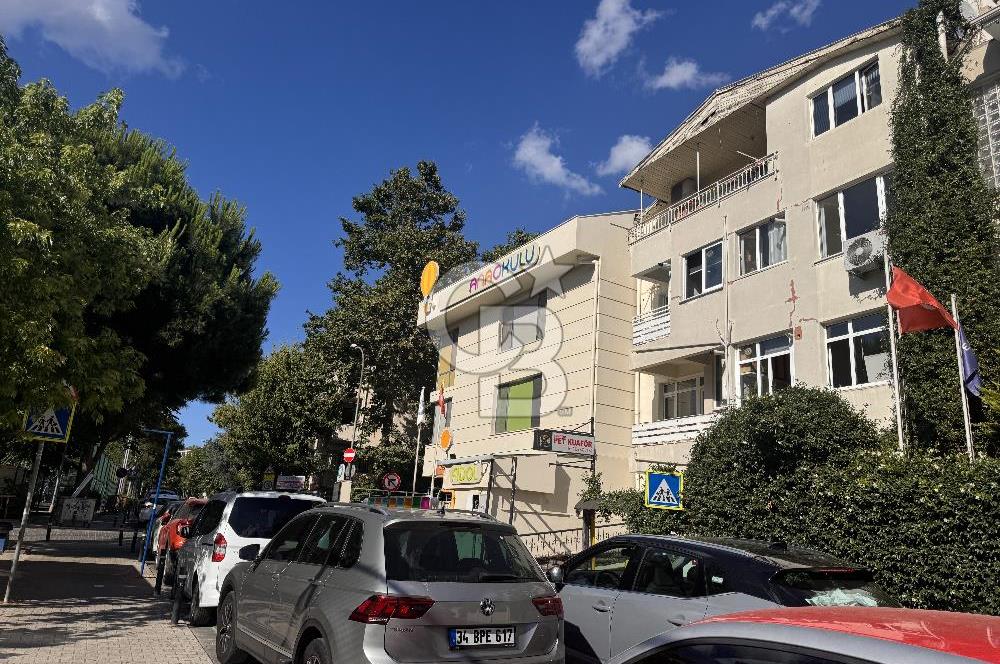 Koşuyolu’nda 13 Yıaşında 1.084 m2 Kapalı Alanlı Satılık Bina