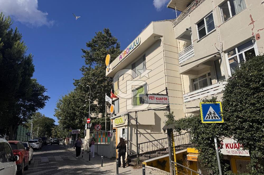 Koşuyolu’nda 13 Yıaşında 1.084 m2 Kapalı Alanlı Satılık Bina