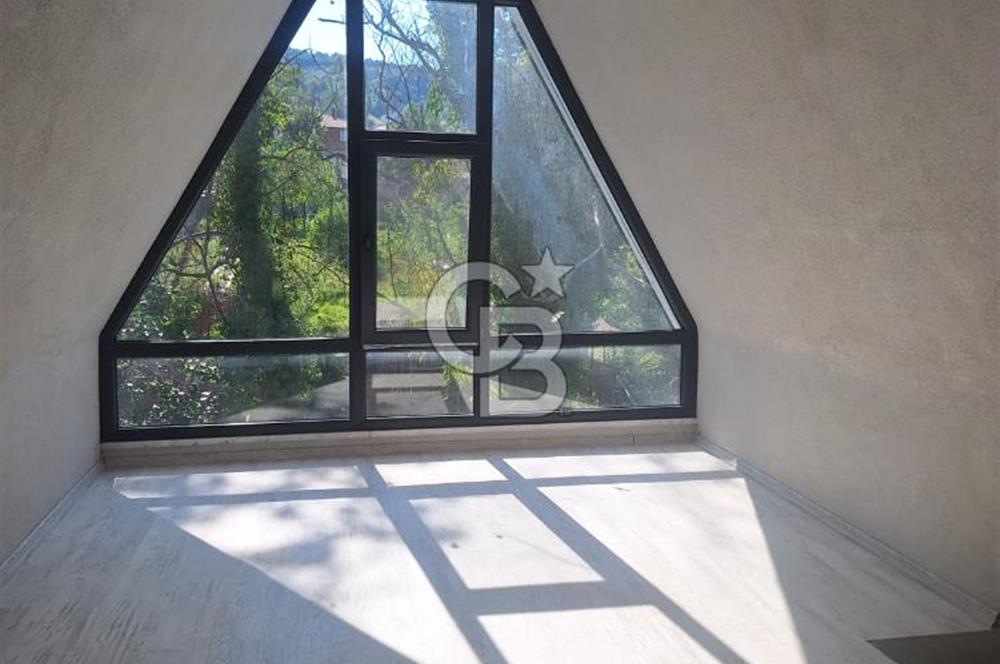 Yalova Kurtköy'de, Merkezi Konumda Bungalov Evi Bulunan Tarla