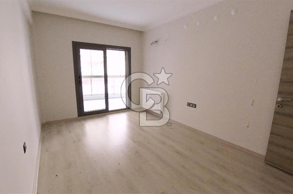 İzmir Karşıyaka Fikri Altay Mah. Satılık 2+1 139 M² Daire