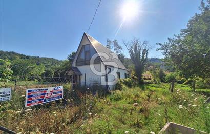 Yalova Kurtköy'de, Merkezi Konumda Bungalov Evi Bulunan Tarla