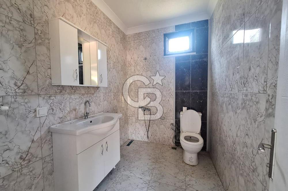 Yalova Kurtköy'de, Merkezi Konumda Bungalov Evi Bulunan Tarla