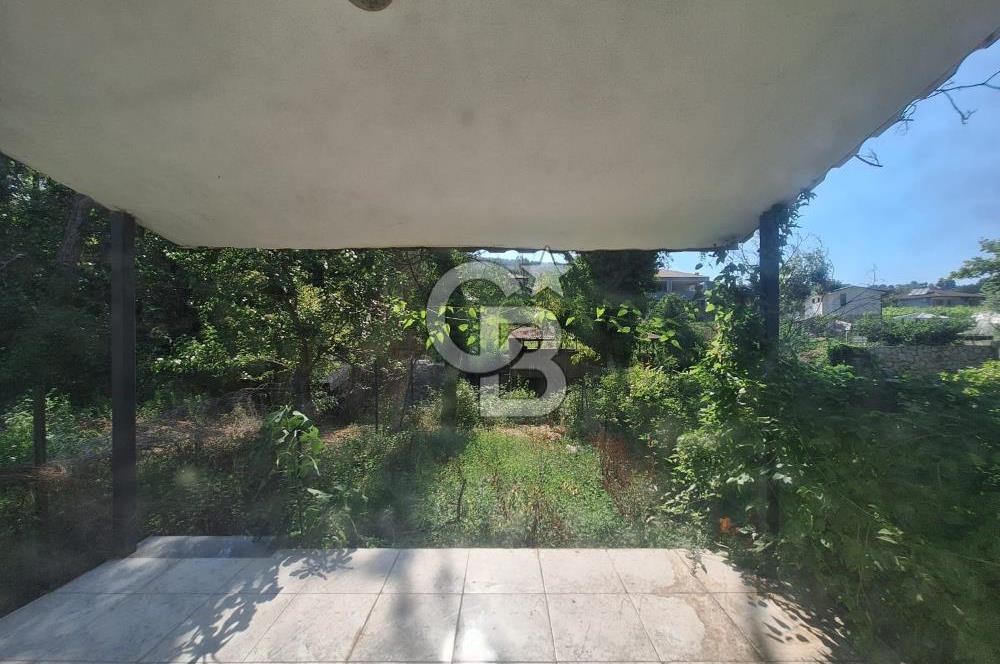 Yalova Kurtköy'de, Merkezi Konumda Bungalov Evi Bulunan Tarla