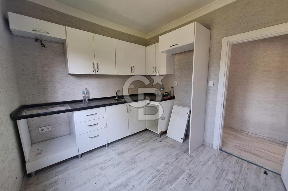 Yalova Kurtköy'de, Merkezi Konumda Bungalov Evi Bulunan Tarla