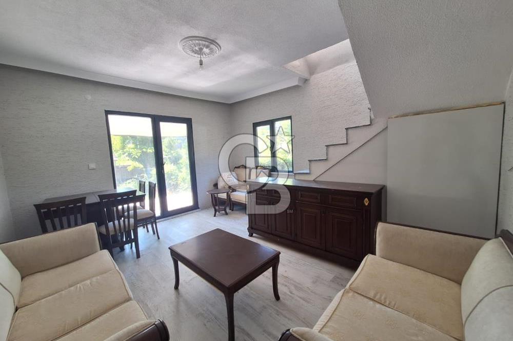 Yalova Kurtköy'de, Merkezi Konumda Bungalov Evi Bulunan Tarla