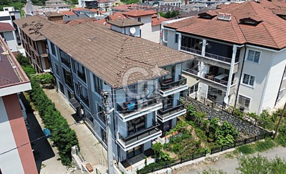 Serdivan'da Kaçmaz Fırsat ! Bahçe Kullanımlı, Full Eşyalı Daire!
