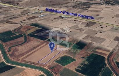 CB KiNG 'DEN GÖKÇEYAZI ORTAMAHALLE'DE SATILIK 3530 M2 TARLA