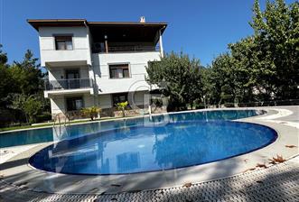 KEMALPAŞA Çiniliköy 1860 m2 arsa 750 m2 VİLLA 