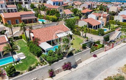 Çeşme Jardin Eden Sitesi 3+1 Müstakil Havuzlu Satılık Villa