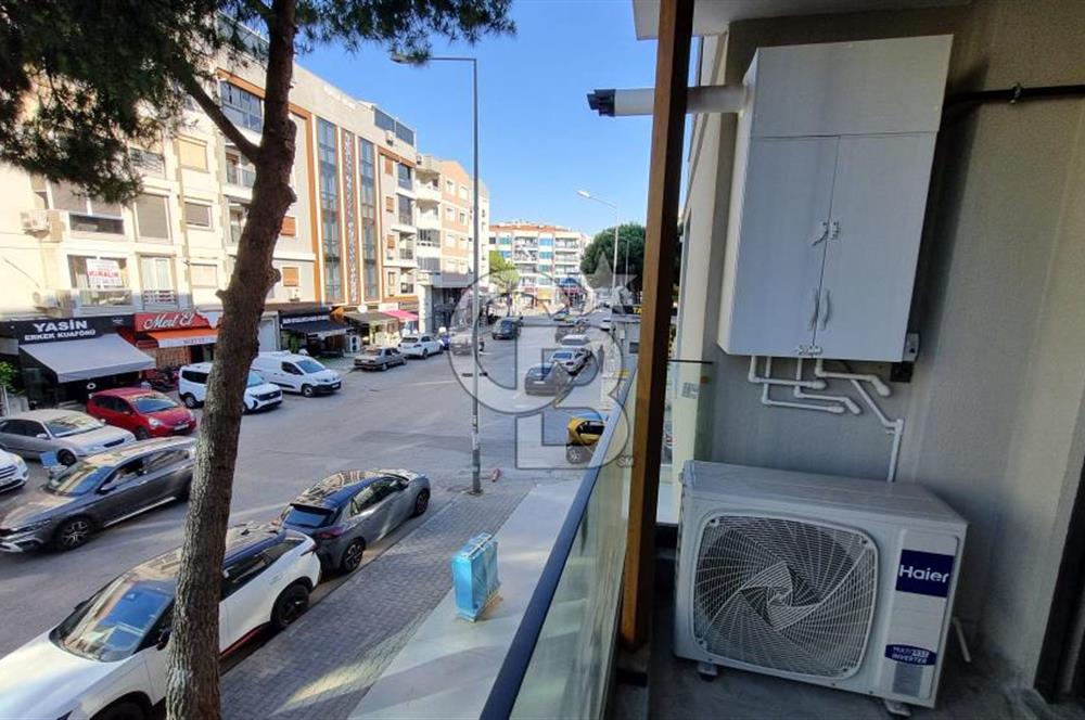 Gaziemir Kubilay Caddesinde Kiralık Donanımlı 1+1 Yeni Daire