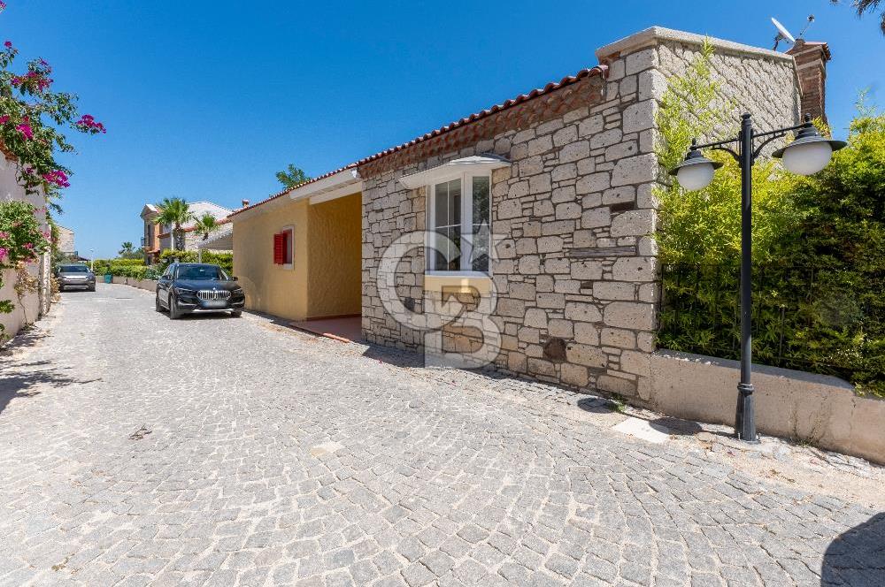 Çeşme Jardin Eden Sitesi 3+1 Müstakil Havuzlu Satılık Villa
