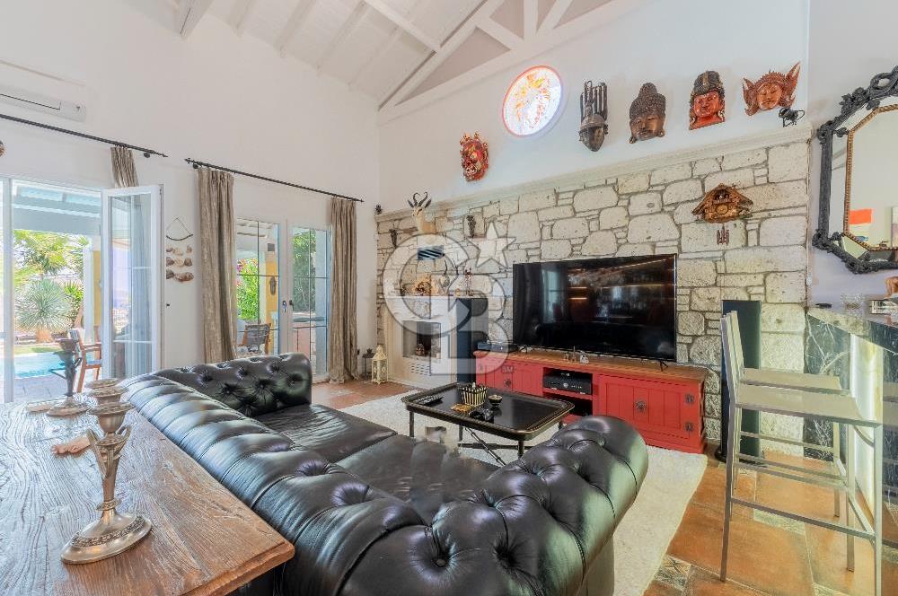 Çeşme Jardin Eden Sitesi 3+1 Müstakil Havuzlu Satılık Villa
