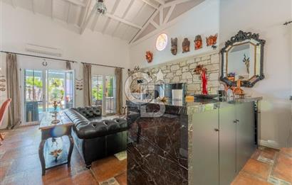 Çeşme Jardin Eden Sitesi 3+1 Müstakil Havuzlu Satılık Villa