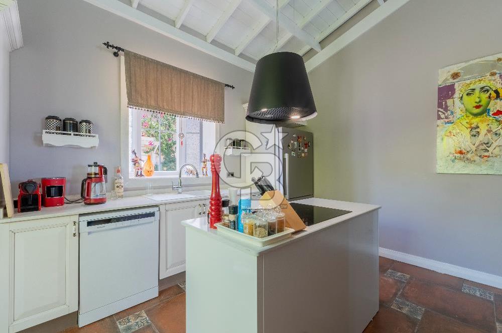 Çeşme Jardin Eden Sitesi 3+1 Müstakil Havuzlu Satılık Villa