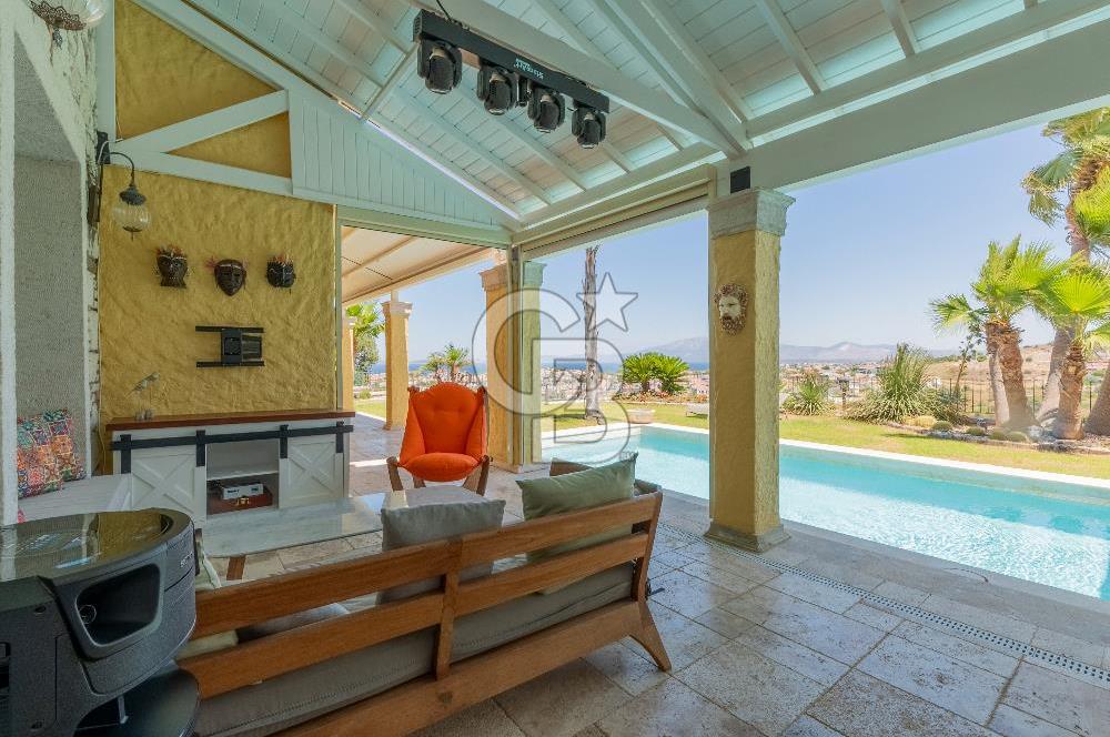 Çeşme Jardin Eden Sitesi 3+1 Müstakil Havuzlu Satılık Villa