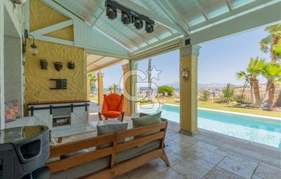 Çeşme Jardin Eden Sitesi 3+1 Müstakil Havuzlu Satılık Villa