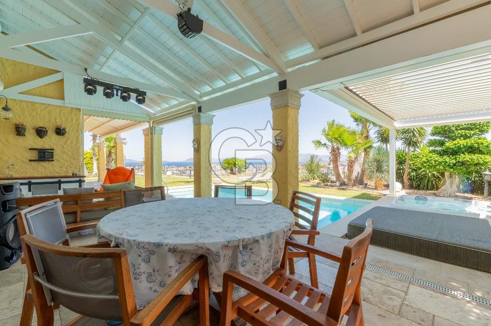 Çeşme Jardin Eden Sitesi 3+1 Müstakil Havuzlu Satılık Villa