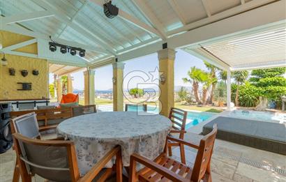 Çeşme Jardin Eden Sitesi 3+1 Müstakil Havuzlu Satılık Villa