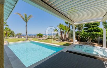 Çeşme Jardin Eden Sitesi 3+1 Müstakil Havuzlu Satılık Villa