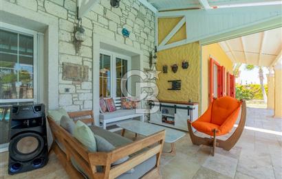 Çeşme Jardin Eden Sitesi 3+1 Müstakil Havuzlu Satılık Villa