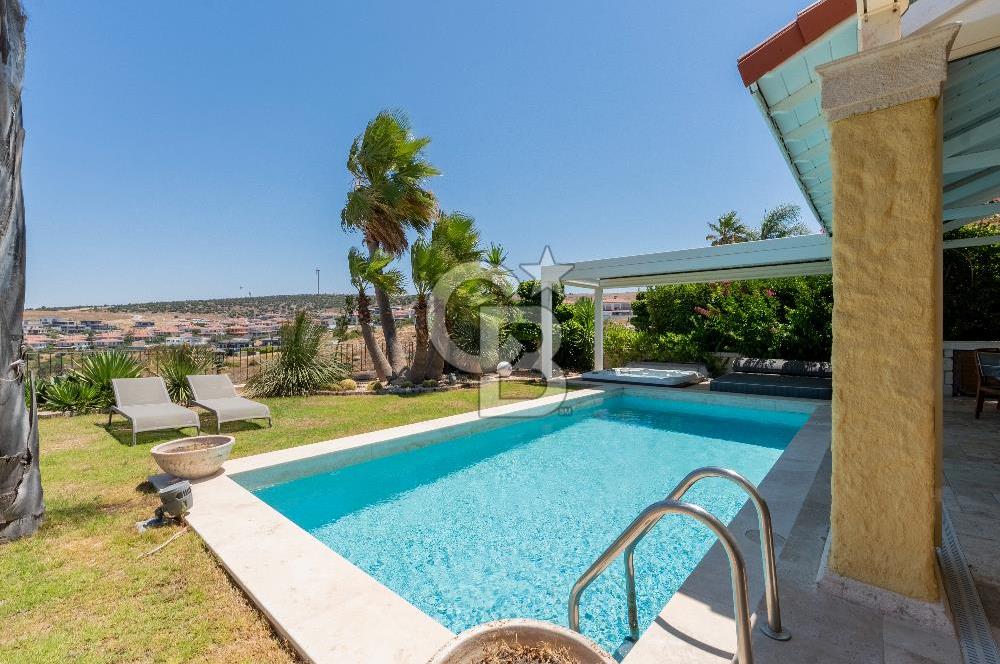 Çeşme Jardin Eden Sitesi 3+1 Müstakil Havuzlu Satılık Villa
