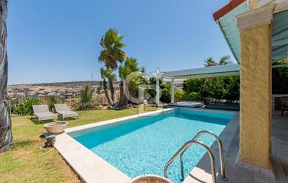 Çeşme Jardin Eden Sitesi 3+1 Müstakil Havuzlu Satılık Villa