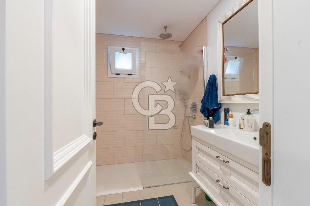 Çeşme Jardin Eden Sitesi 3+1 Müstakil Havuzlu Satılık Villa
