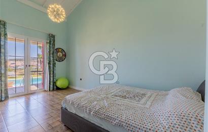 Çeşme Jardin Eden Sitesi 3+1 Müstakil Havuzlu Satılık Villa