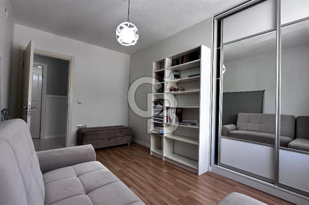 Karşıyaka OYAK Sitesinde Kiralık Eşyalı Tadilatlı 3+1 Daire