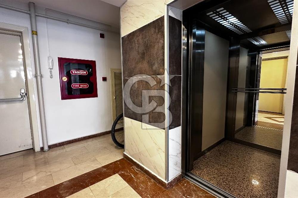 Karşıyaka OYAK Sitesinde Kiralık Eşyalı Tadilatlı 3+1 Daire
