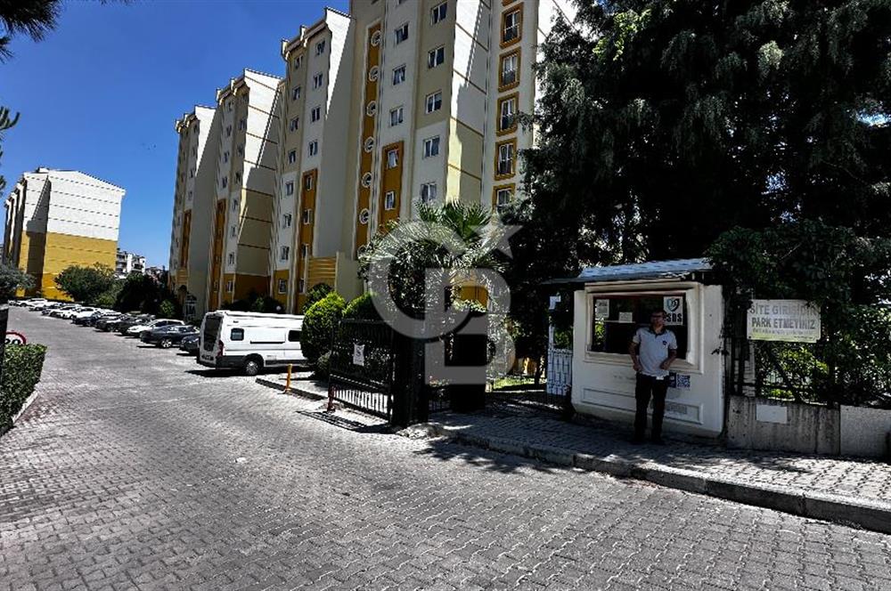 Karşıyaka OYAK Sitesinde Kiralık Eşyalı Tadilatlı 3+1 Daire