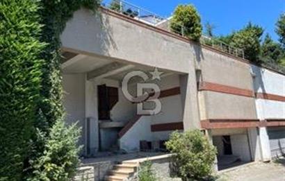 ACARKENTTE   DEPREM SONRASI  İNŞA EDİLMİŞ 8+2 HAVUZLU VİLLA